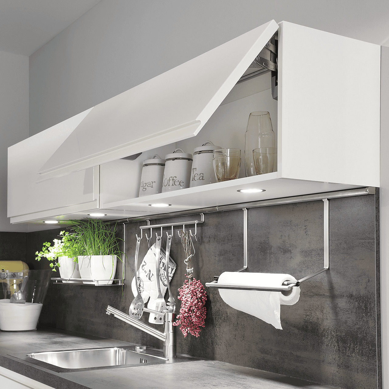 Nobilia Wandschrank mit Klappe und angearbeiteter Griffleiste