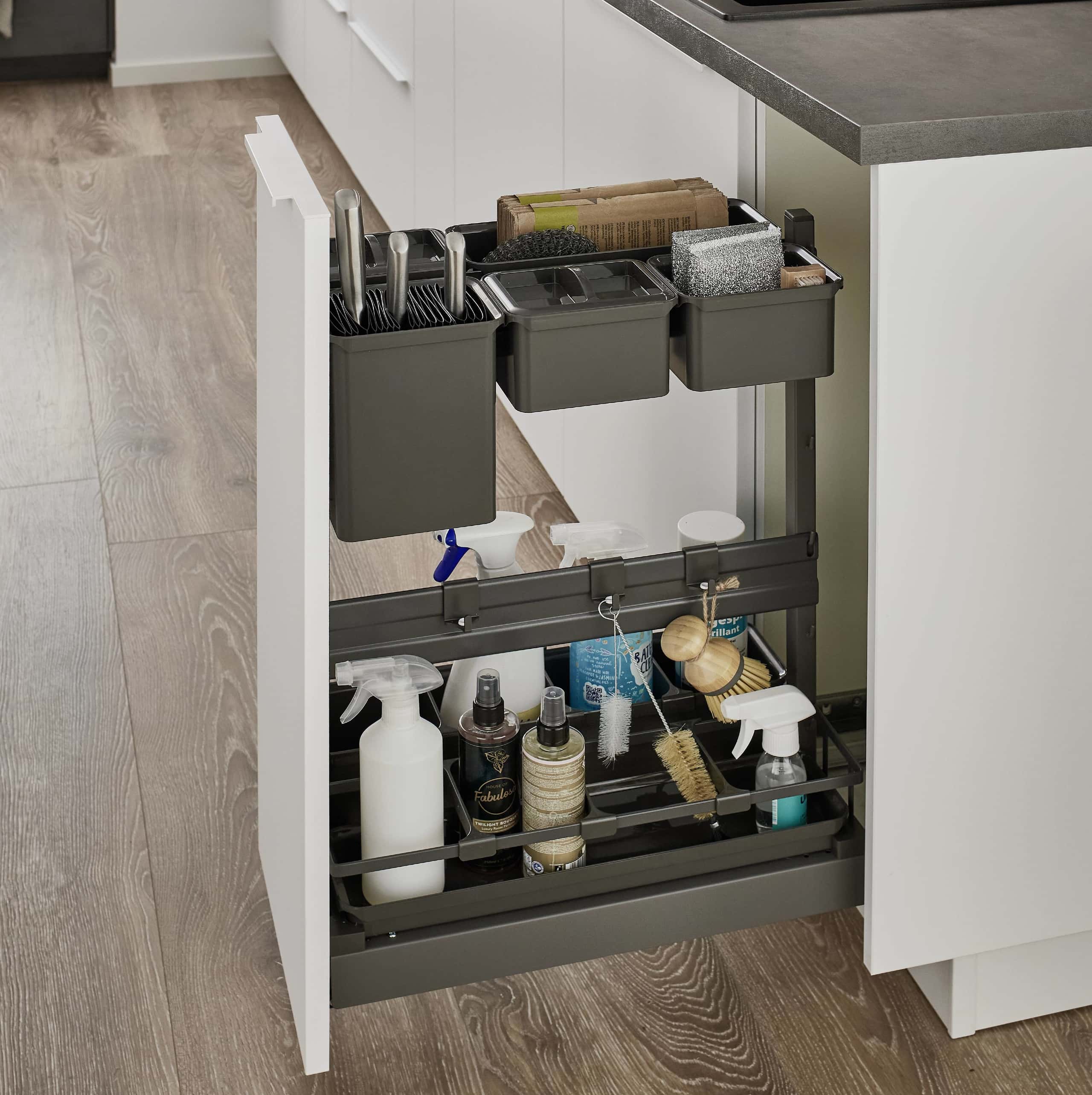 Apothekerschrank als Unterschrank mit Organisation für Putzzeug